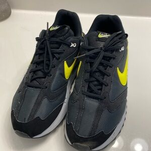 Nike Men’s Air Max Dawn size 11